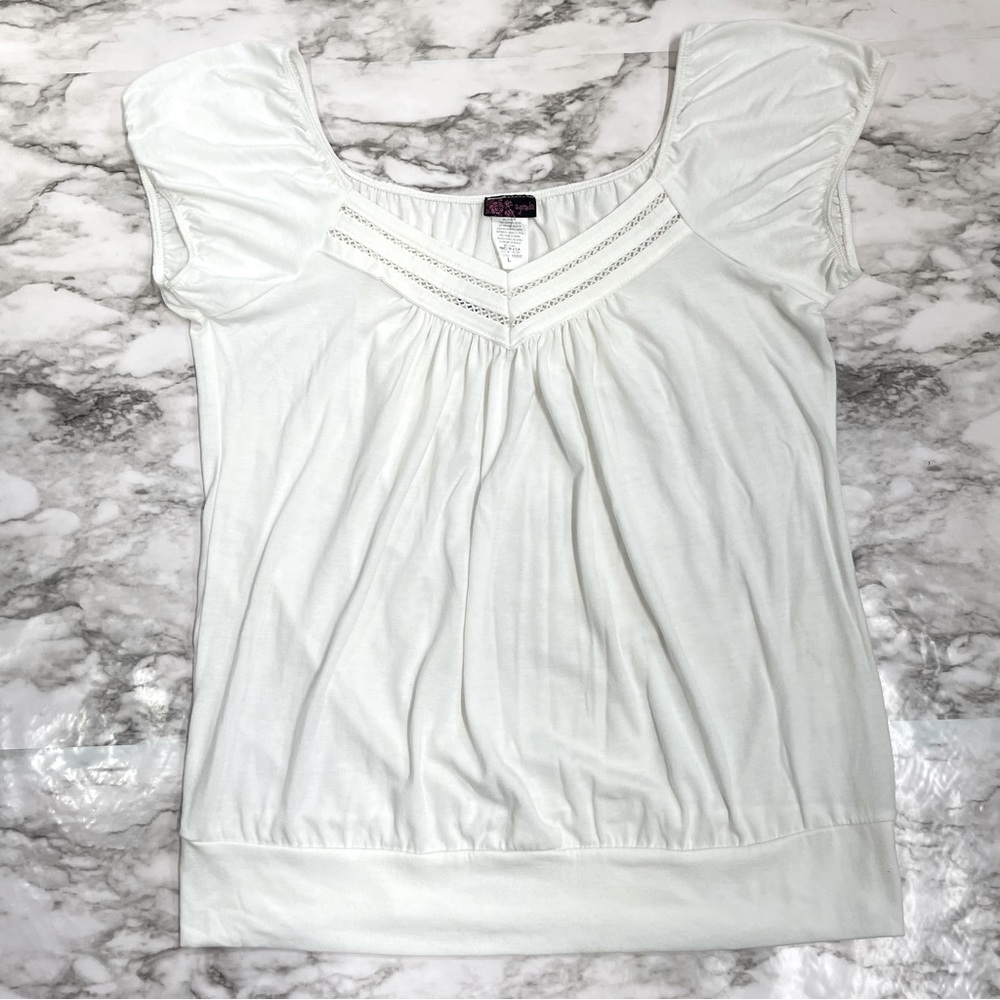 Agenda White Crochet Accent Sleeveless Ruffled Shoulder Top Womens Size Small